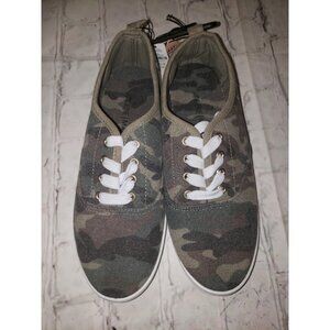 Nwt Ardene Size 6 Yoga Mat Flat Lace Up Canvas Shoes Women's Camo